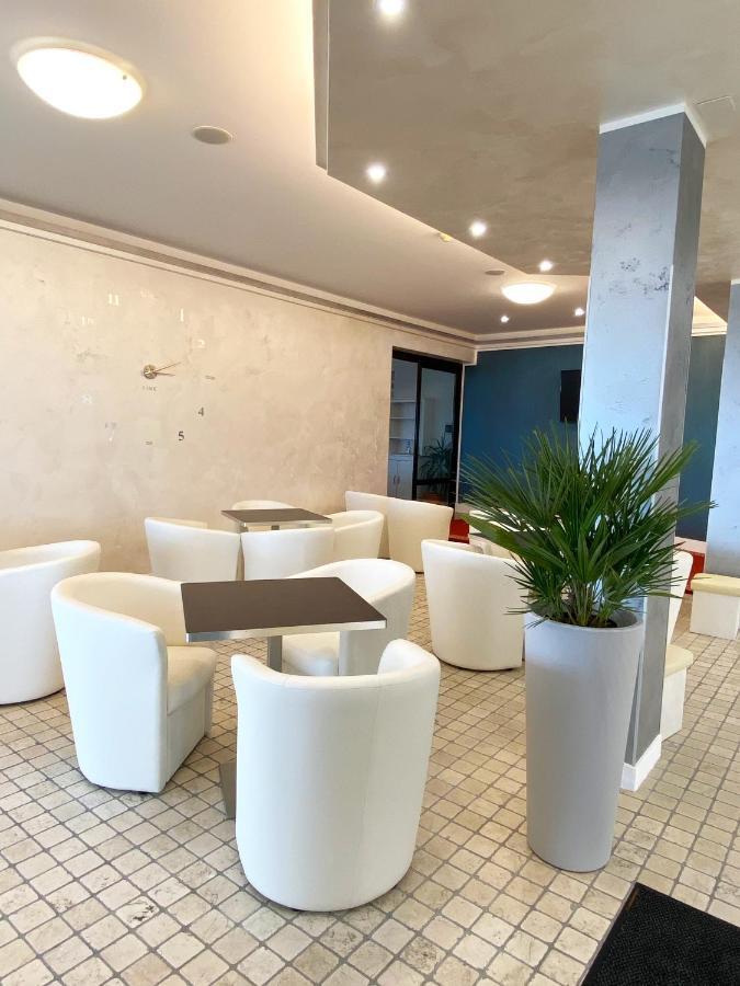 Hotel Linda กาออร์เล ภายนอก รูปภาพ